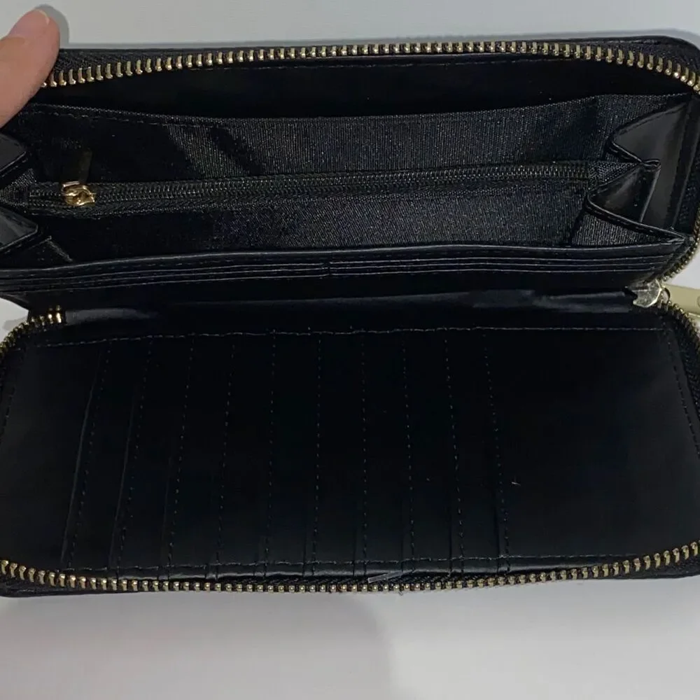 Adienne Vittadini Black‎ Card wallet zippered 4x8